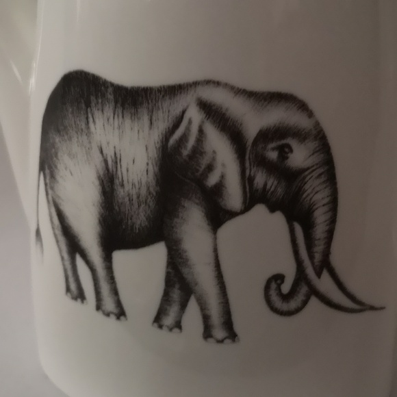 Lovely White Fine Bone China Elephant Theme Teapot, Churchill Harlequin Amazilia - Picture 4 of 7